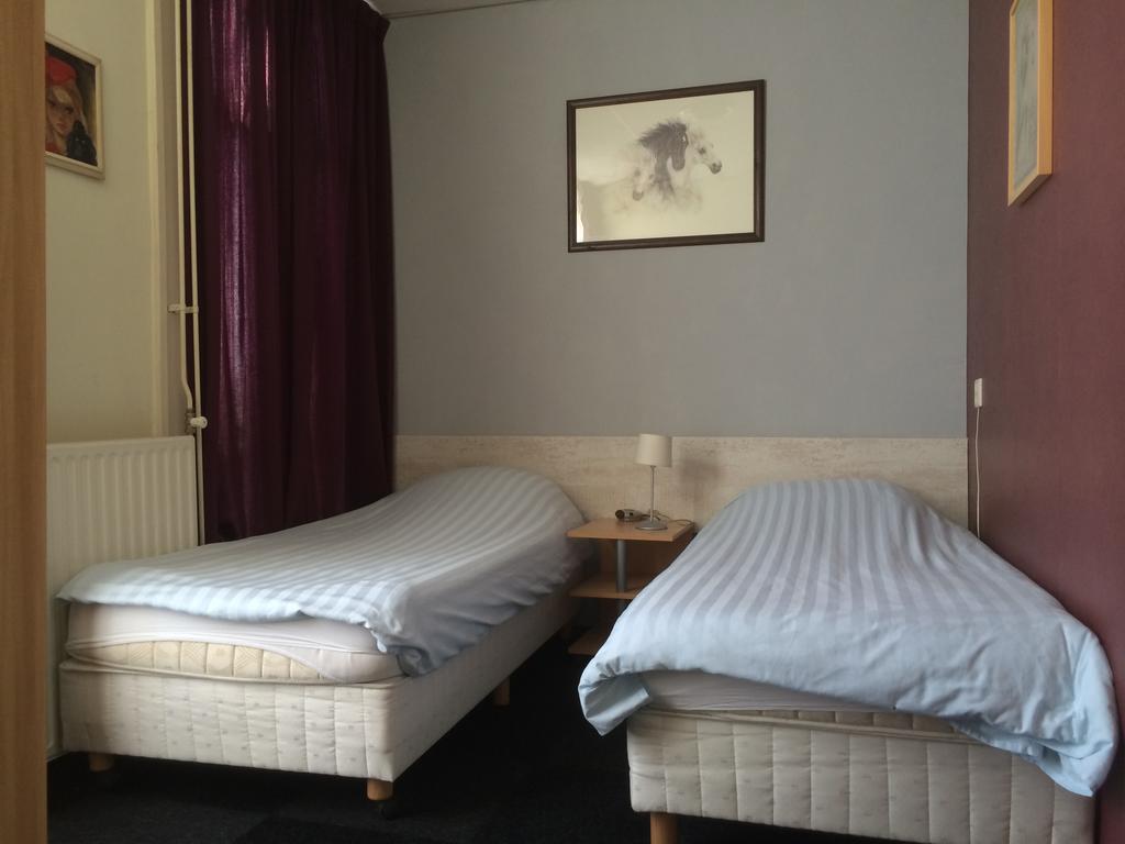 Hotel De Blauwe Vogel Bergen op Zoom Ruang foto